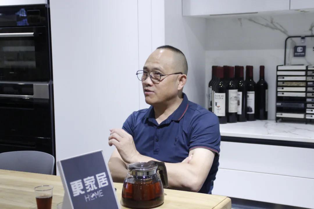 金寶萊全屋定制張何魯：巖板有五大“不可能”！宜當新型材料配套選擇丨生態行?福建站⑥