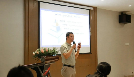 創·摩登時代”——路易摩登全國終端共創營暨海口游學會圓滿成功！330.jpg