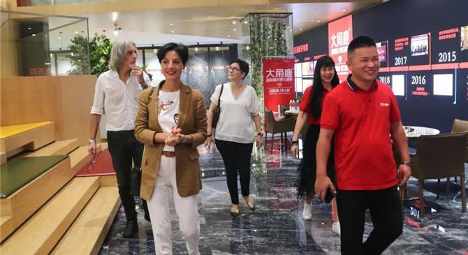 2021，迎風奔跑的大角鹿