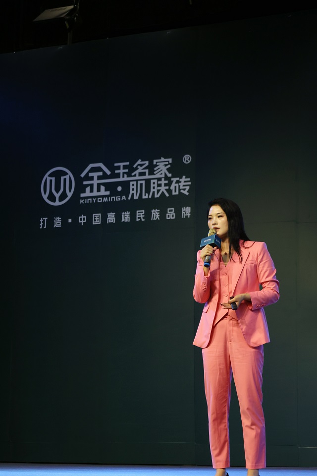 梁華蓮.jpg