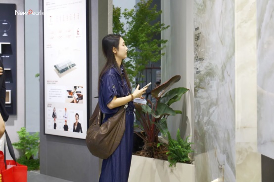 新明珠巖板×2025潭洲展完美收官:七大亮點解碼「石光之隙」材料美學(xué)與時空敘事344.JPG